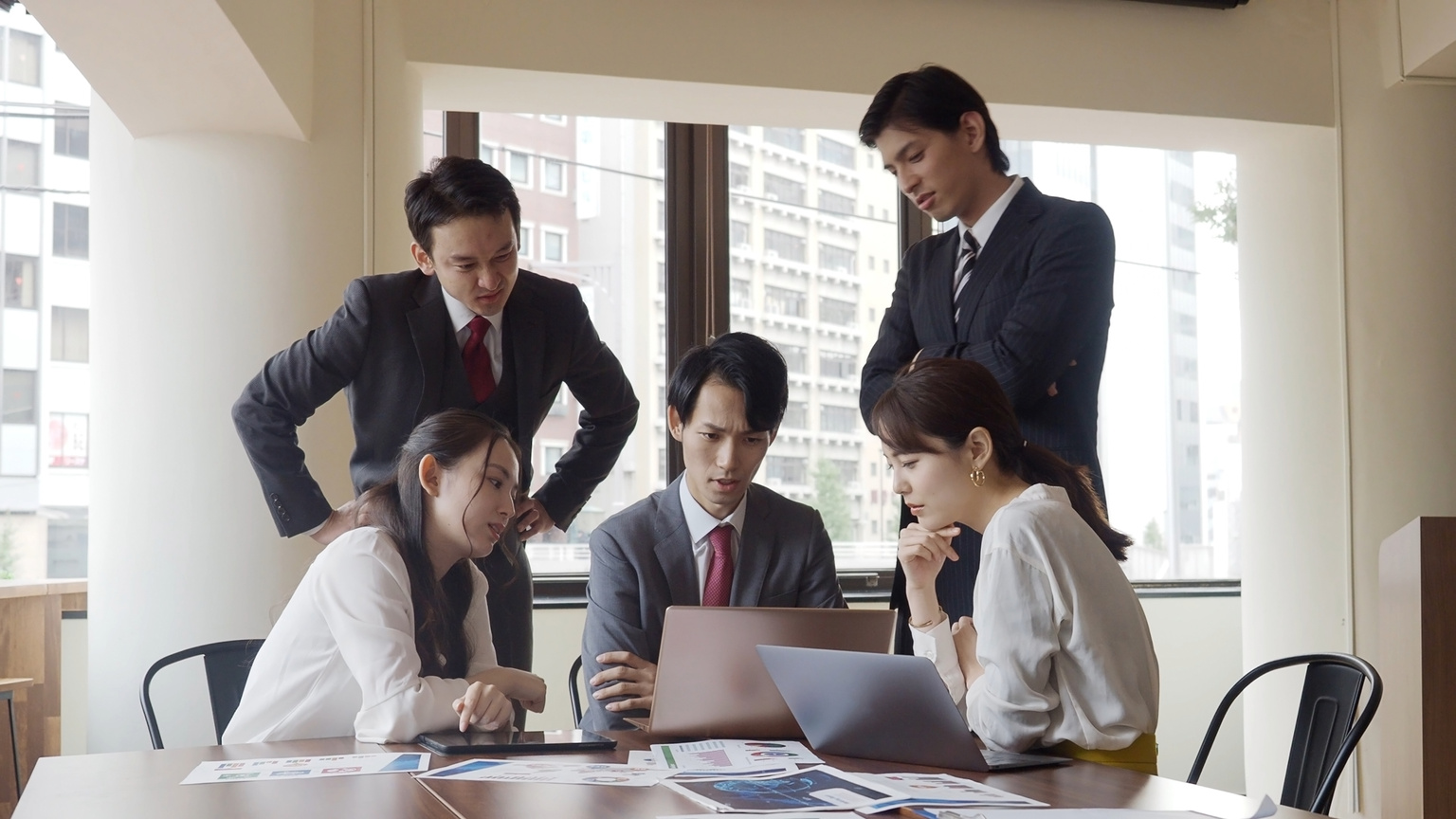 asian business people meeting in office